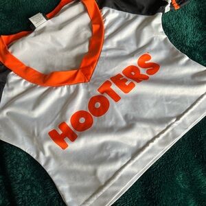 Hooters shirt